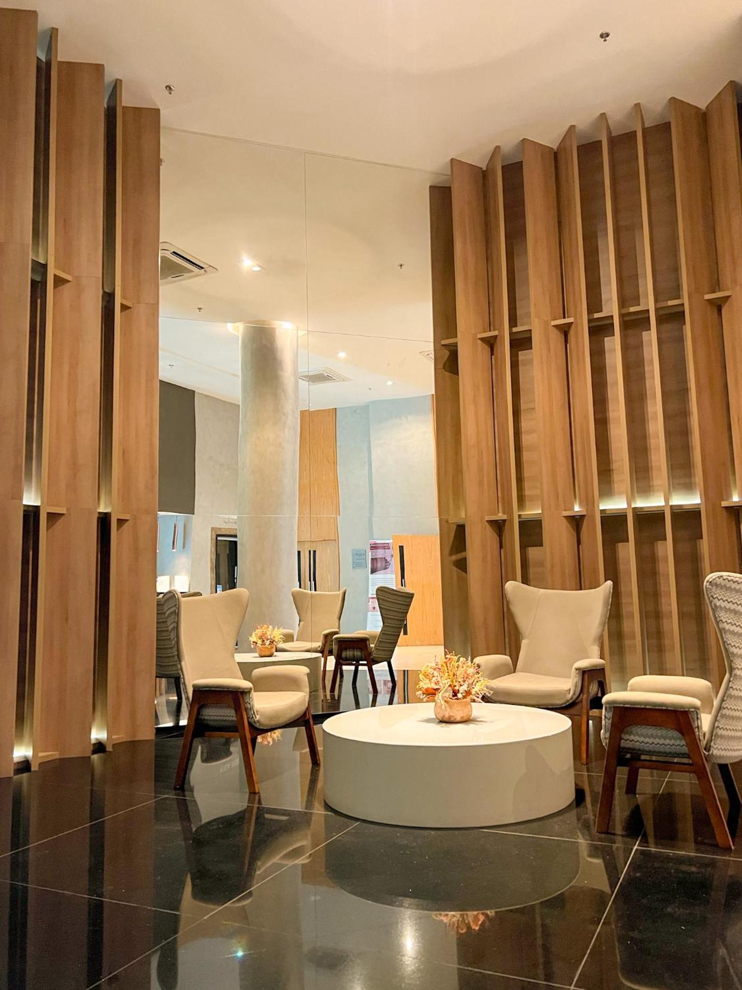Promenade Soho Hotel